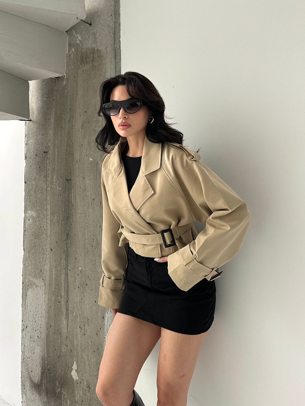 Краток мантил со врзување