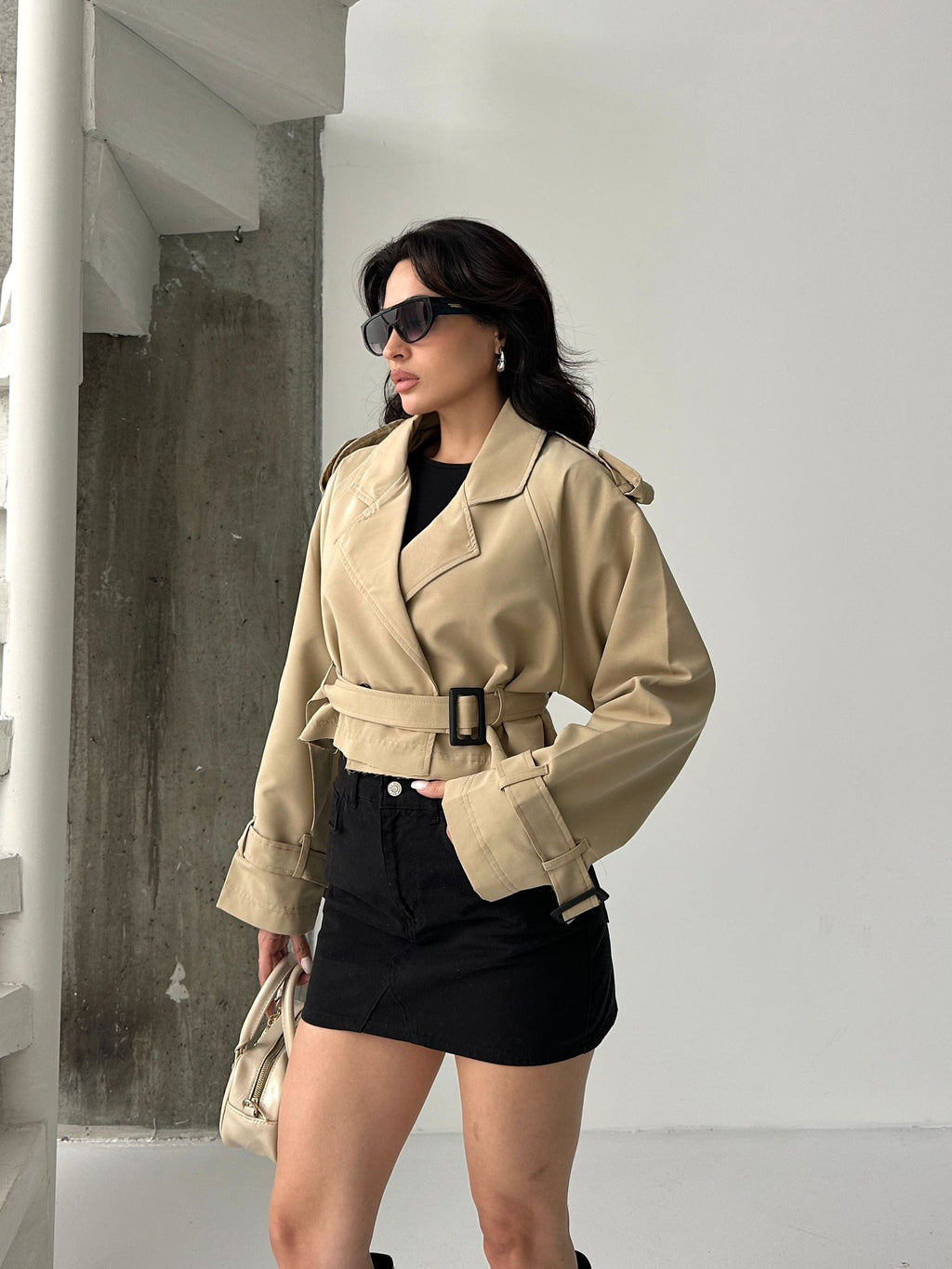 Краток мантил со врзување