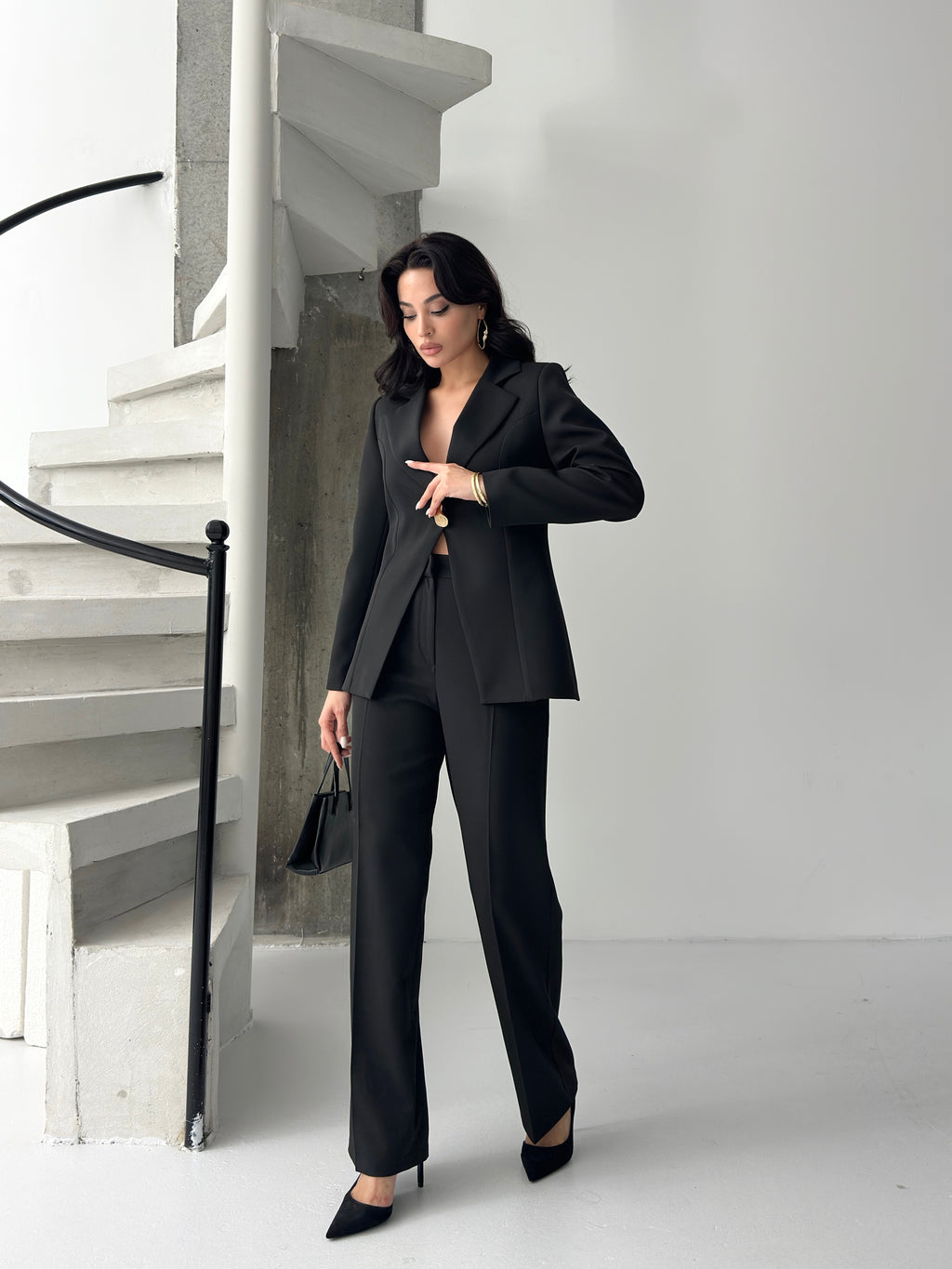 Комплет Со Златно Копче