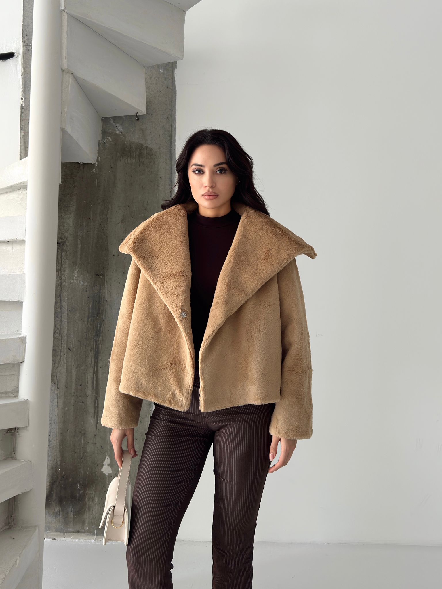 Елегантна бунда