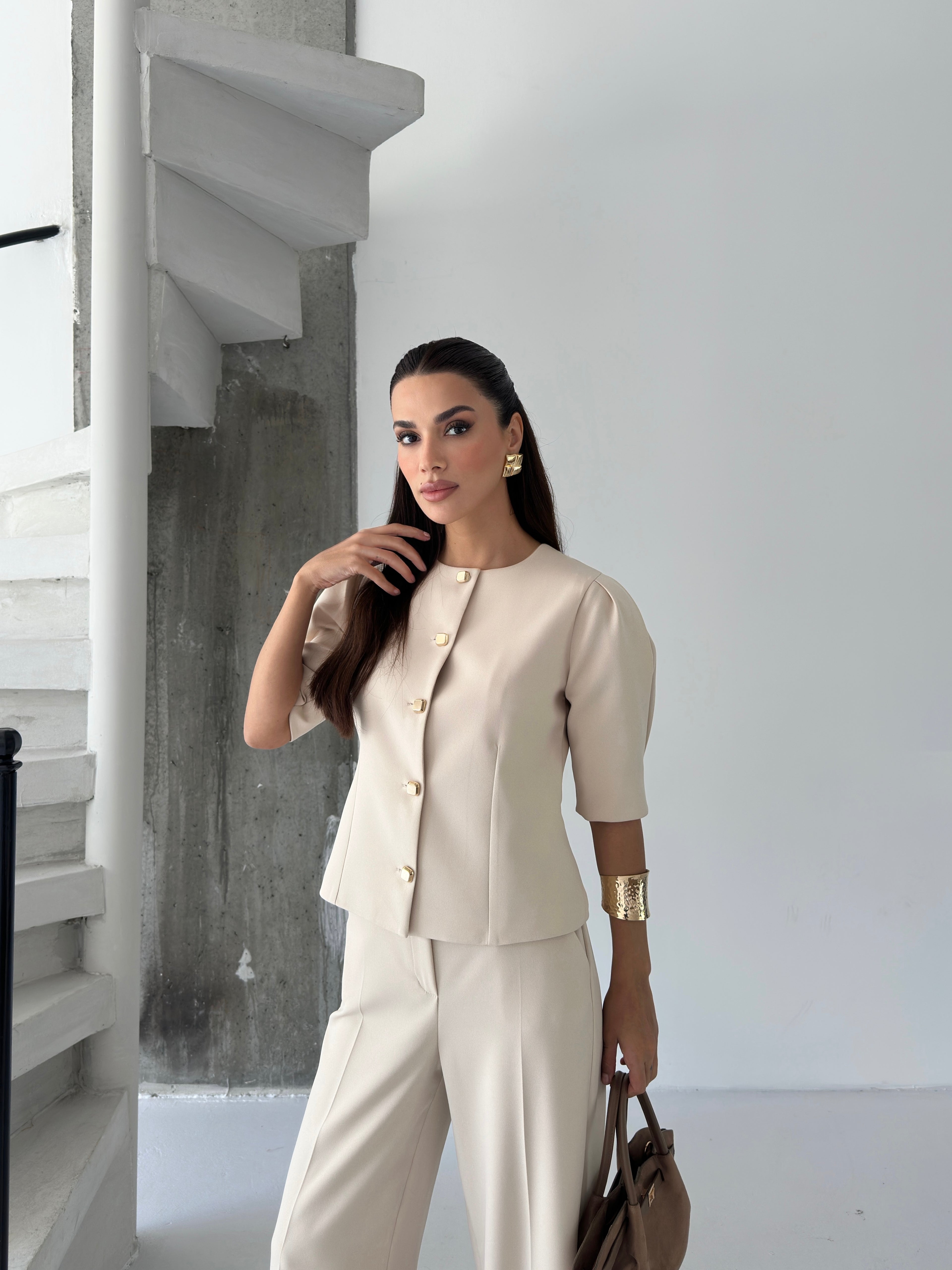 Премиум Комплет Со Златни Копчиња