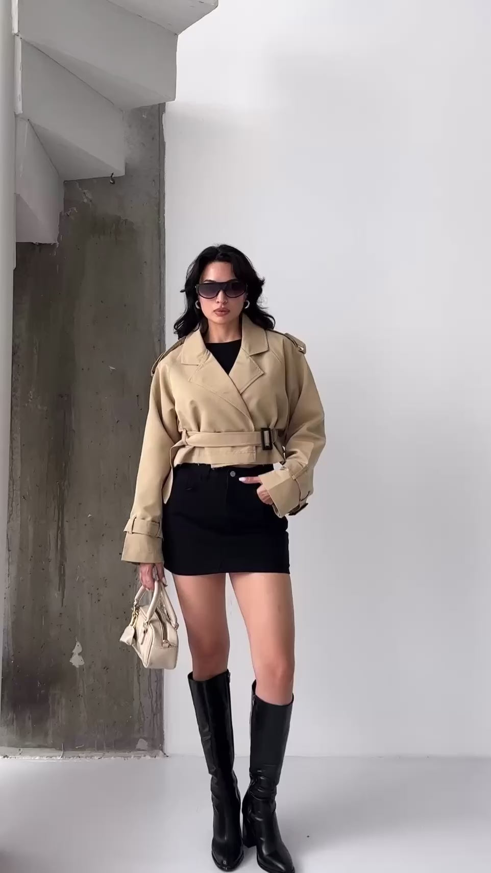 Краток мантил со врзување