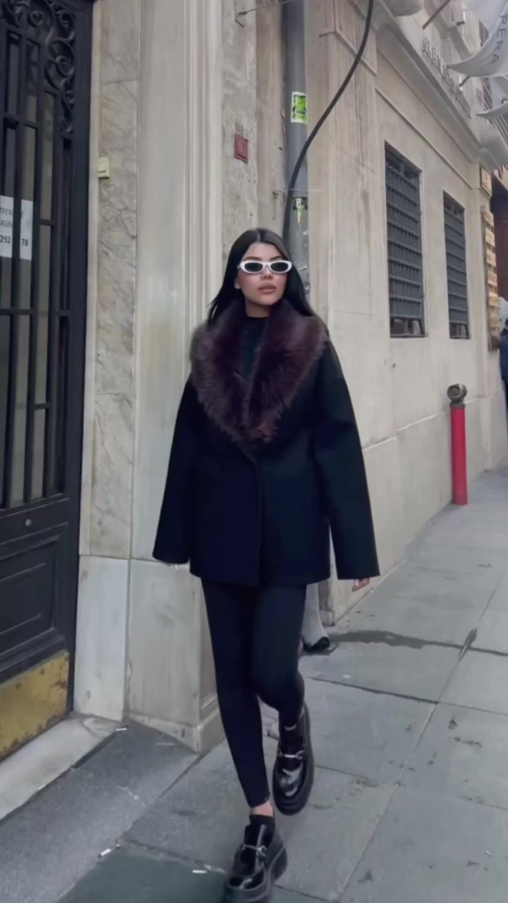 Елегант Капут со Крзнена