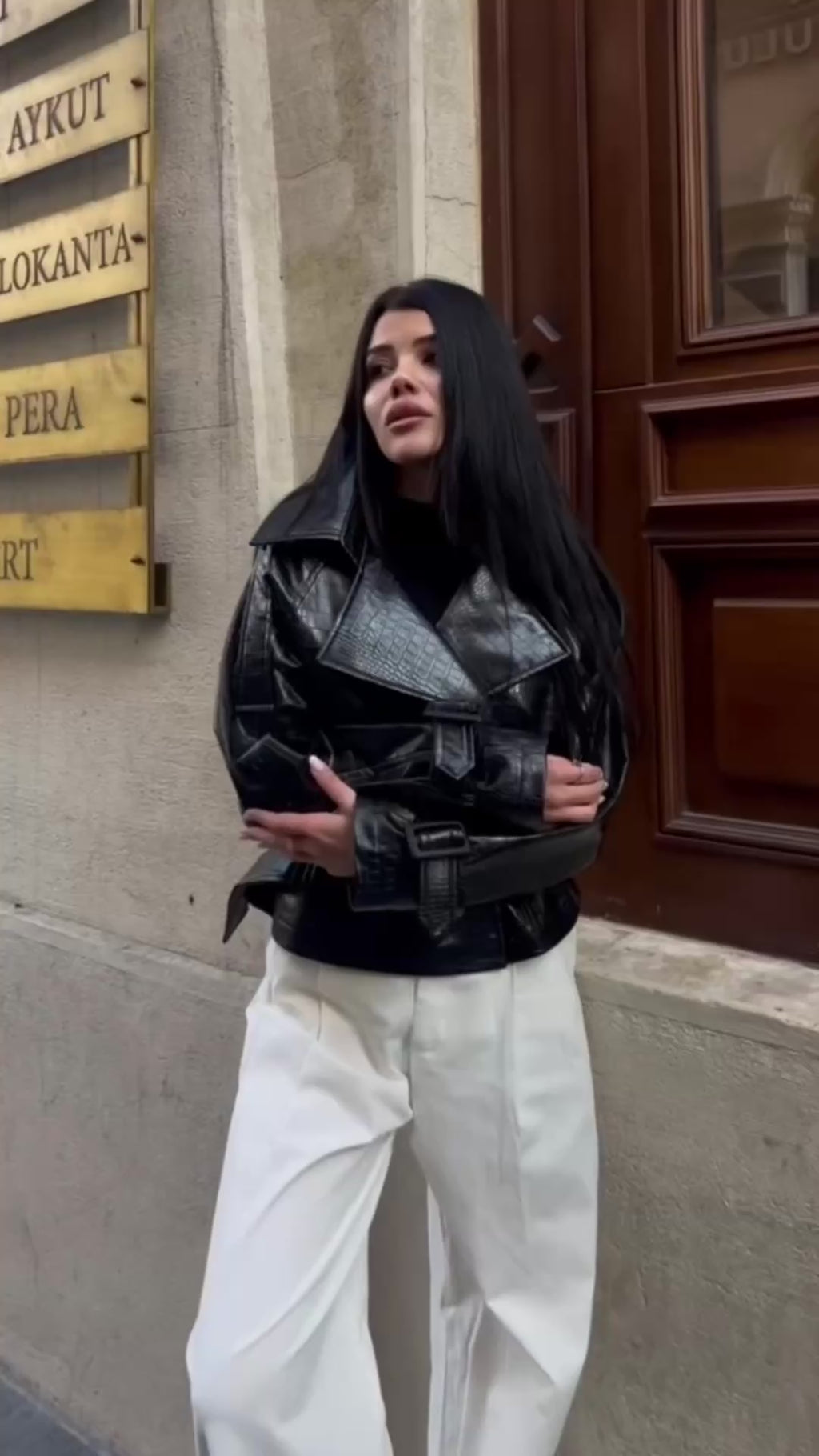 Елегантна Кроко Кожна Јакна